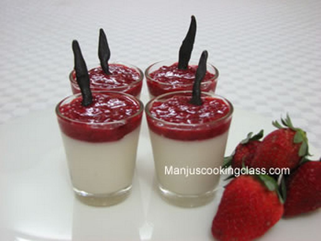 Panacotta with Strawberry Colee