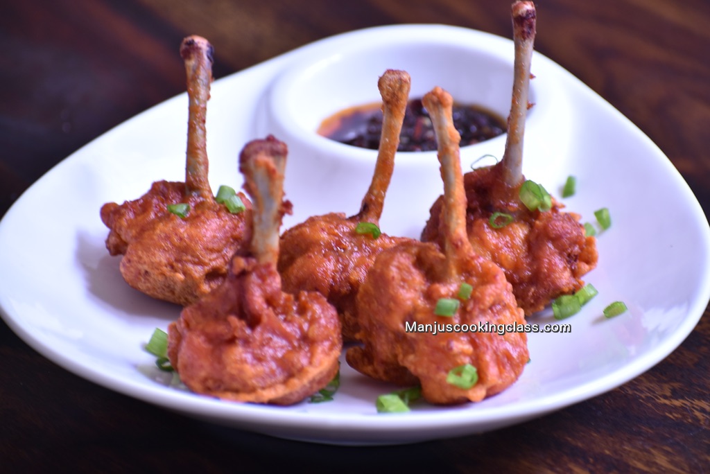 Crispy fried chicken with chilli garlic sauce