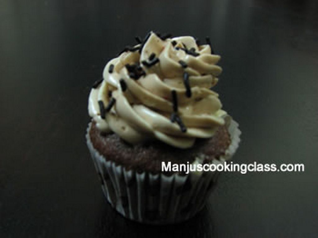 cupcake with topping