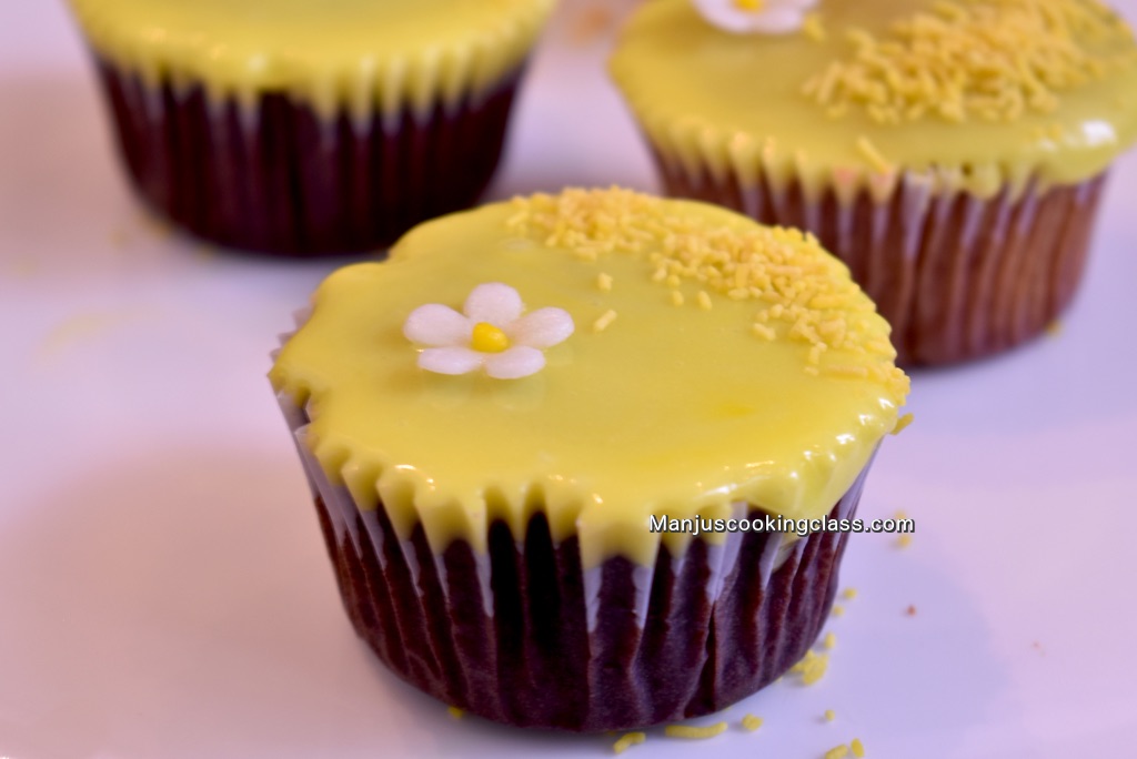 Eggless Fondant Cupcake