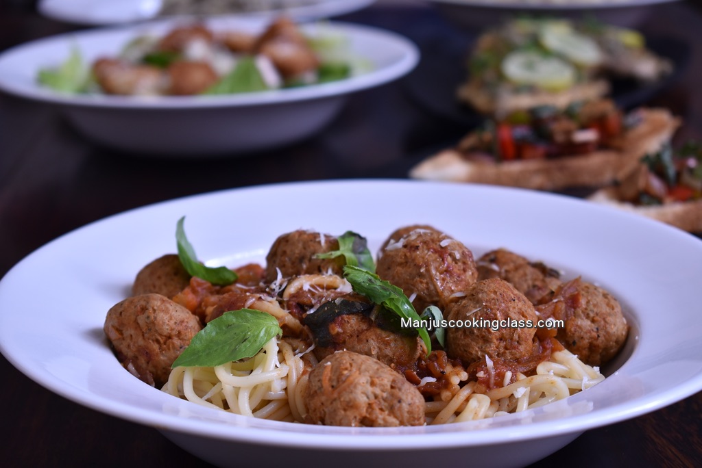 Spaghetti with chicken meatballs